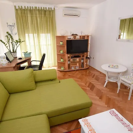 Close To The Centre, 2-bedroom Apartment