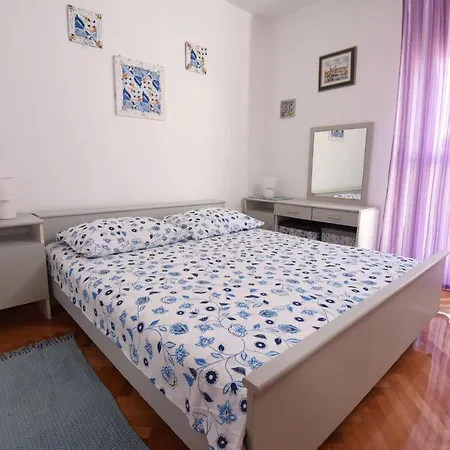 Close To The Centre, 2-bedroom *