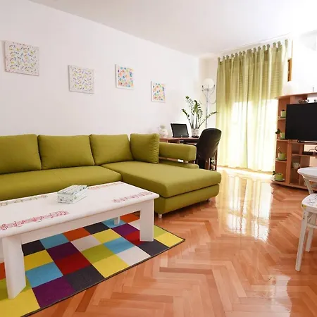 Close To The Centre, 2-bedroom Apartment Zadar