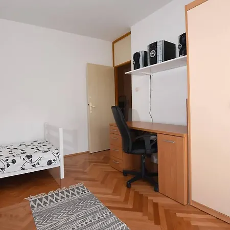 Close To The Centre, 2-bedroom Apartment Zadar