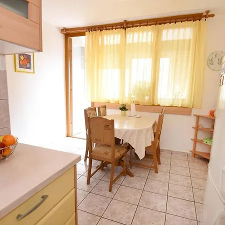 Apartment Close To The Centre, 2-bedroom