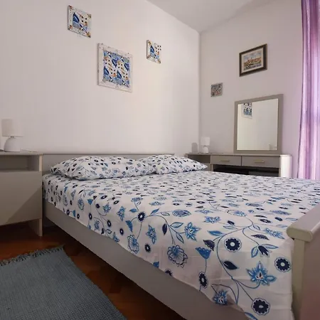 Close To The Centre, 2-bedroom *