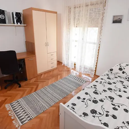 Apartment Close To The Centre, 2-bedroom Zadar