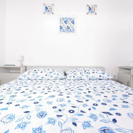 Close To The Centre, 2-bedroom Apartment Zadar