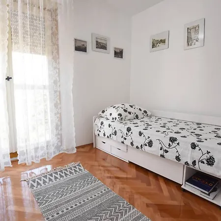 Apartment Close To The Centre, 2-bedroom Zadar