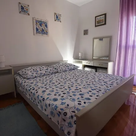 Close To The Centre, 2-bedroom Apartment Zadar