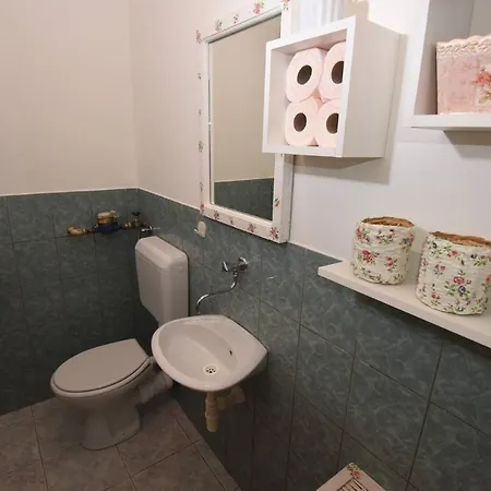 Close To The Centre, 2-bedroom *